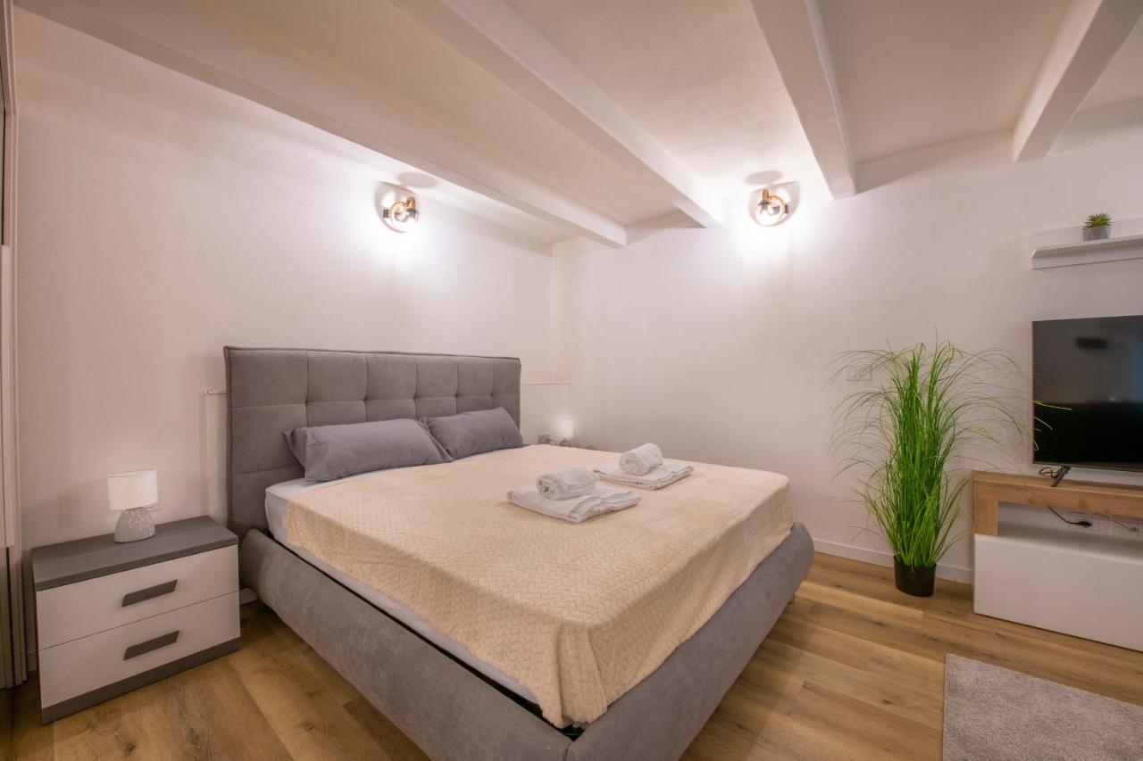 Apartamento Borsarihouse Wifi & Smarttv Verona Exterior foto