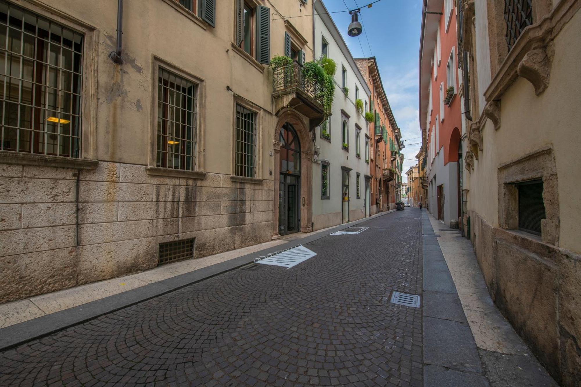 Apartamento Borsarihouse Wifi & Smarttv Verona Exterior foto